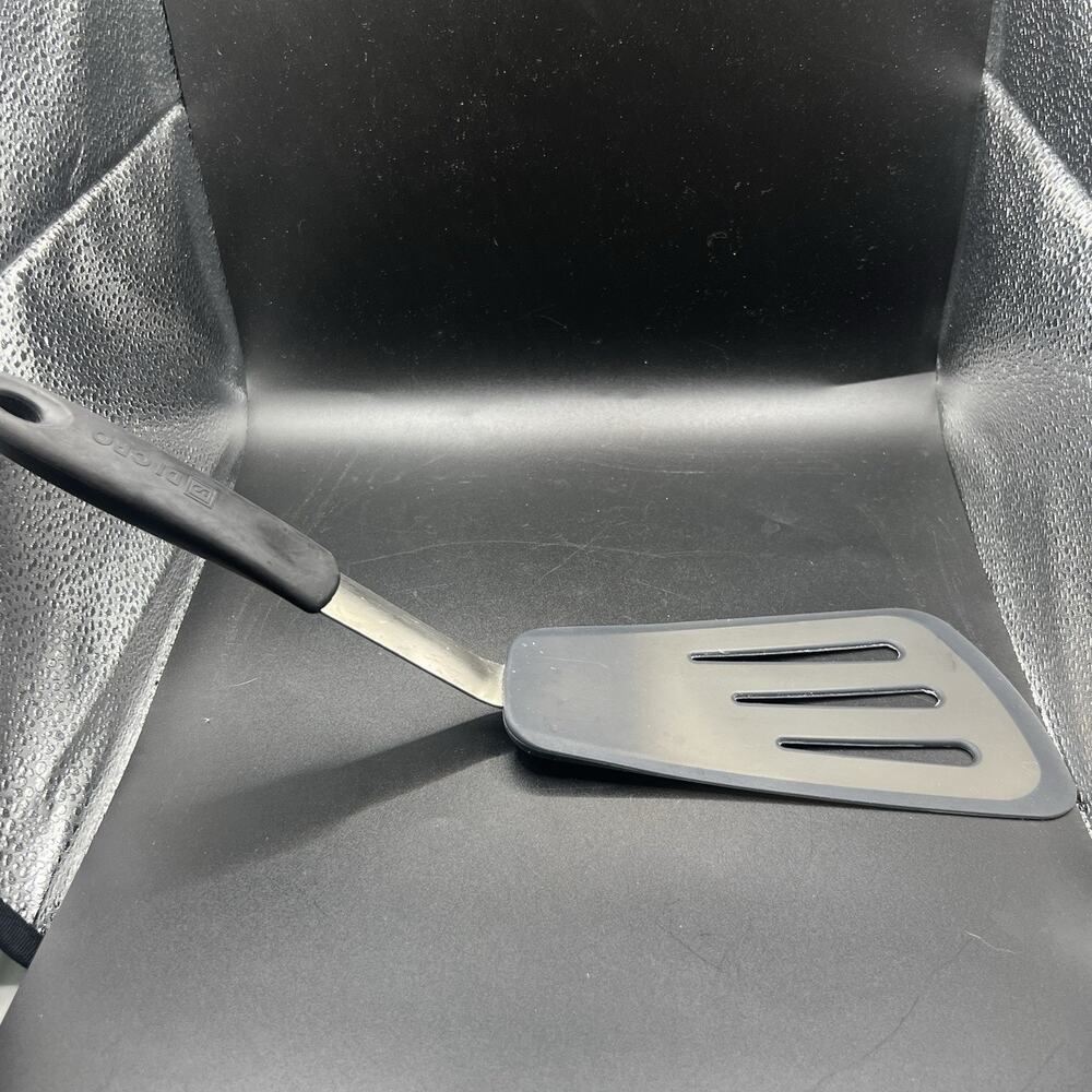 DI ORO Living Chef Series Heat Resistant 600F Flexible Silicone Omelet Spatula - Picture 3 of 8